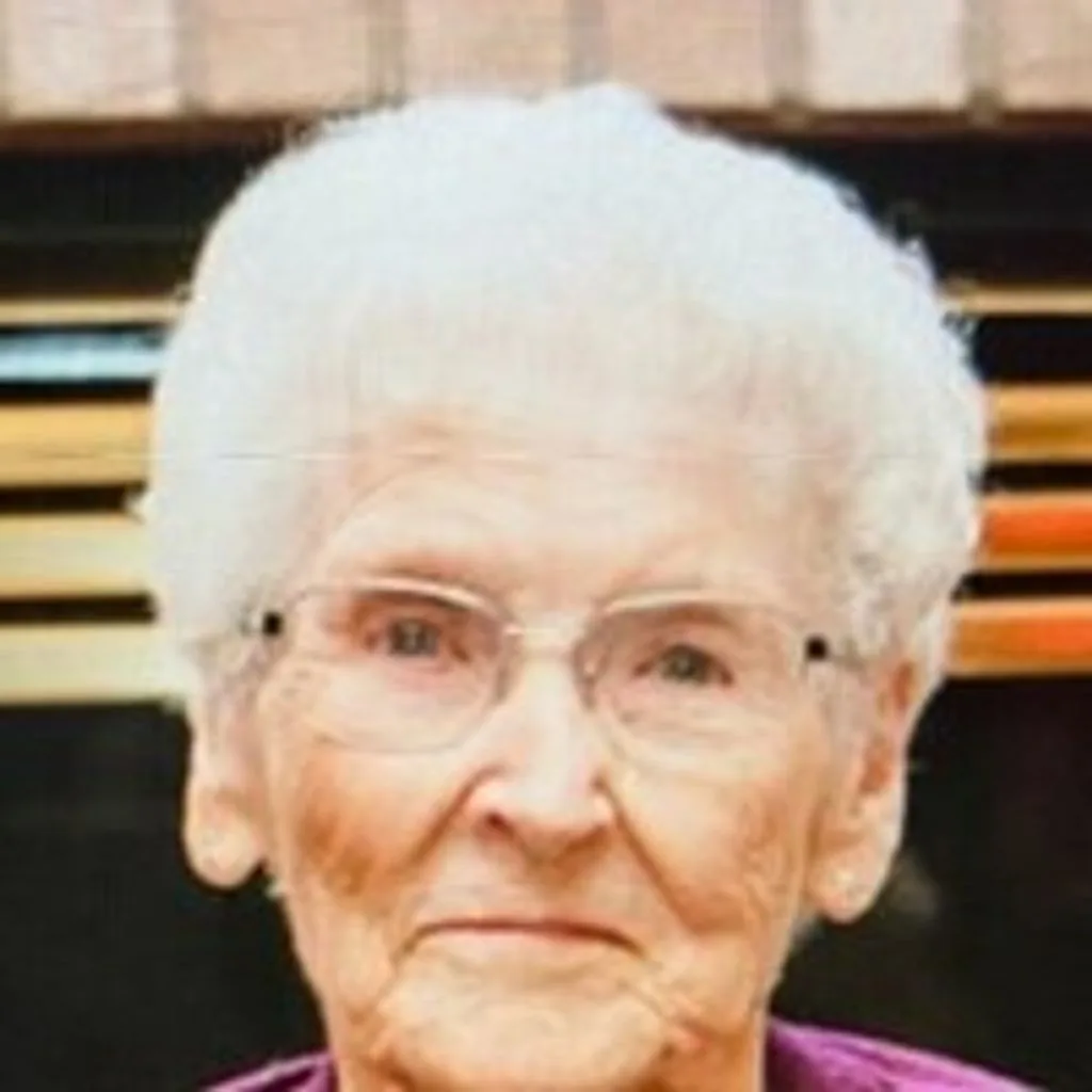 Portrait of Beverly Spomer