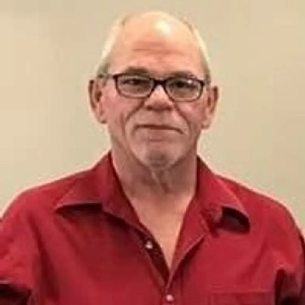 Portrait of Greg Ludens