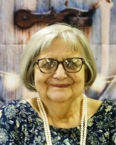 Lois Stacey