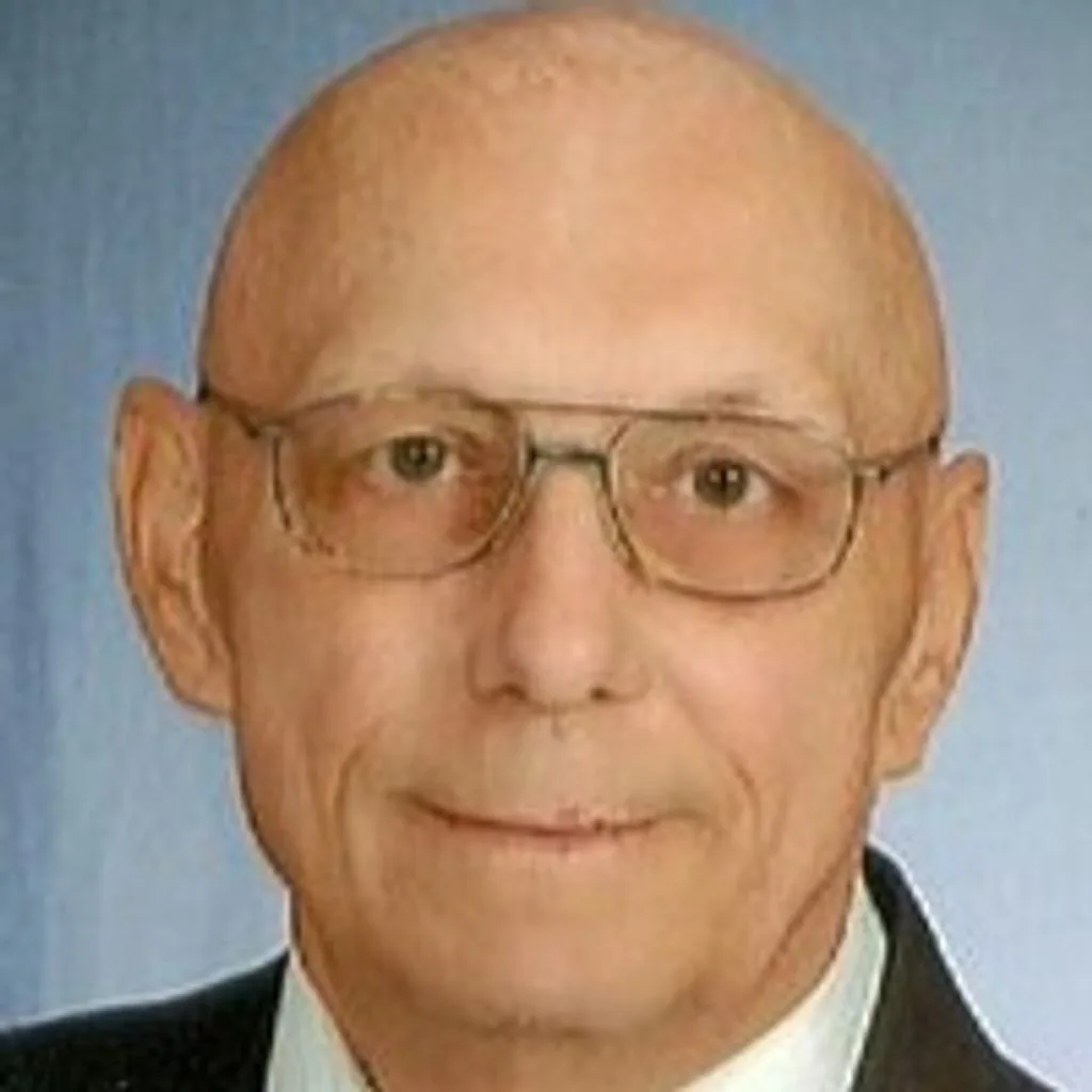 Portrait of Roger Voss